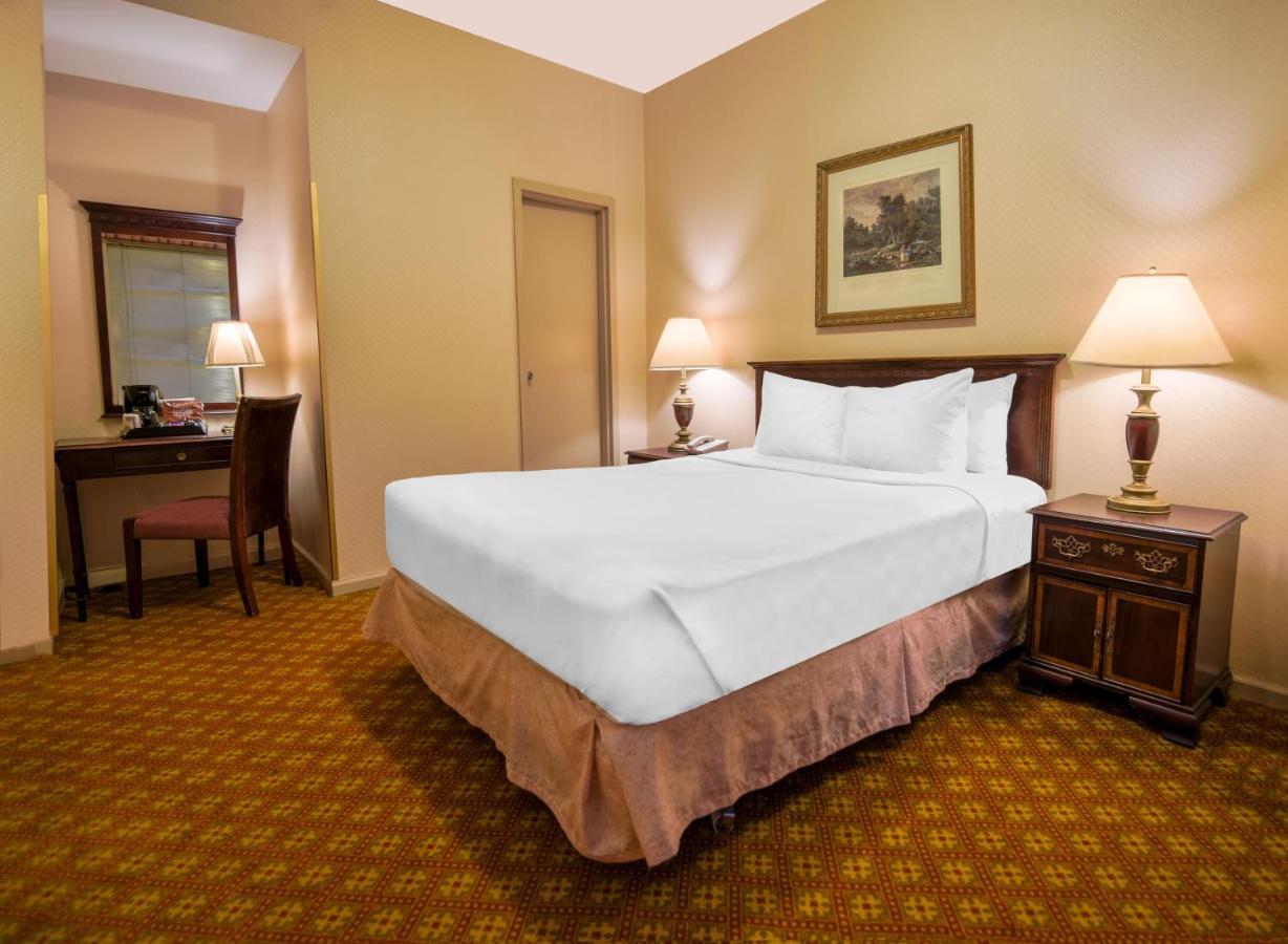 Bronze 1 Queen Bed    ,1084553065:JPEG