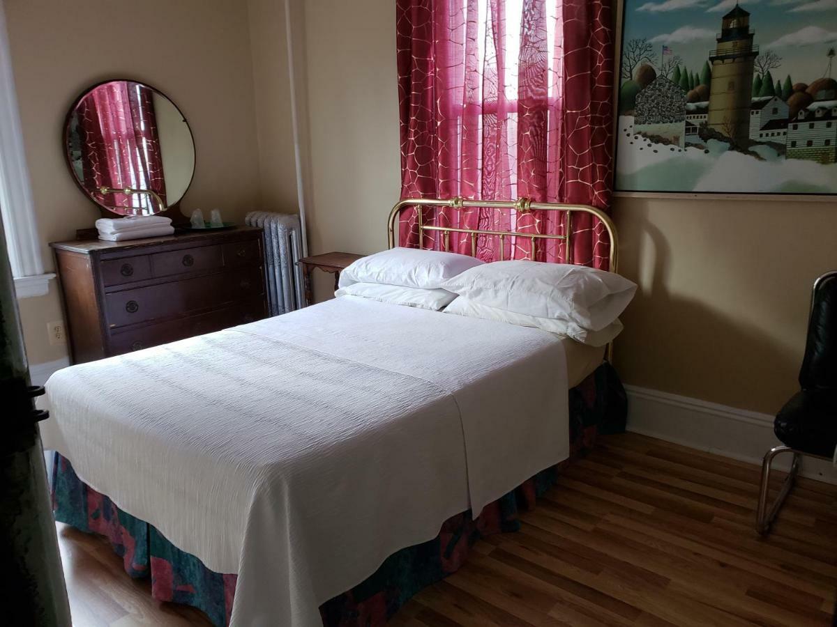 Chambre Double - Salle de Bains Commune