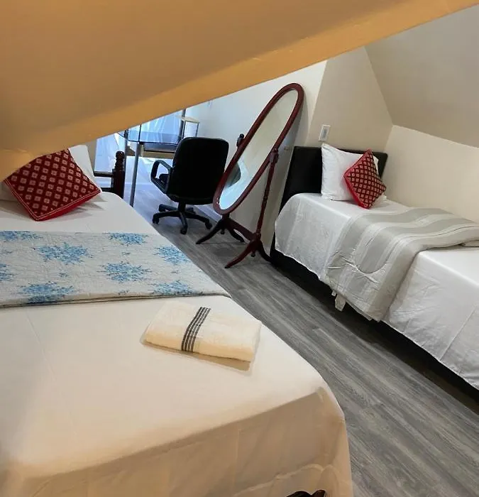 A Nice Room In Queens-1