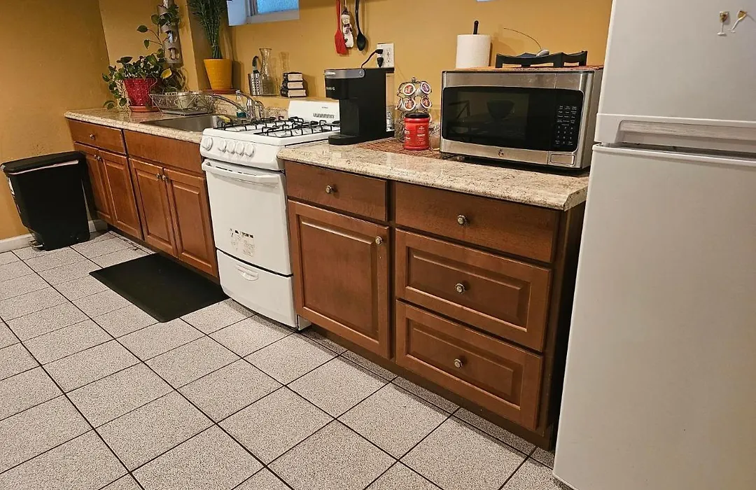 Warm Queens Apartment 5 Min From Laguardia 1 Min From Train-1