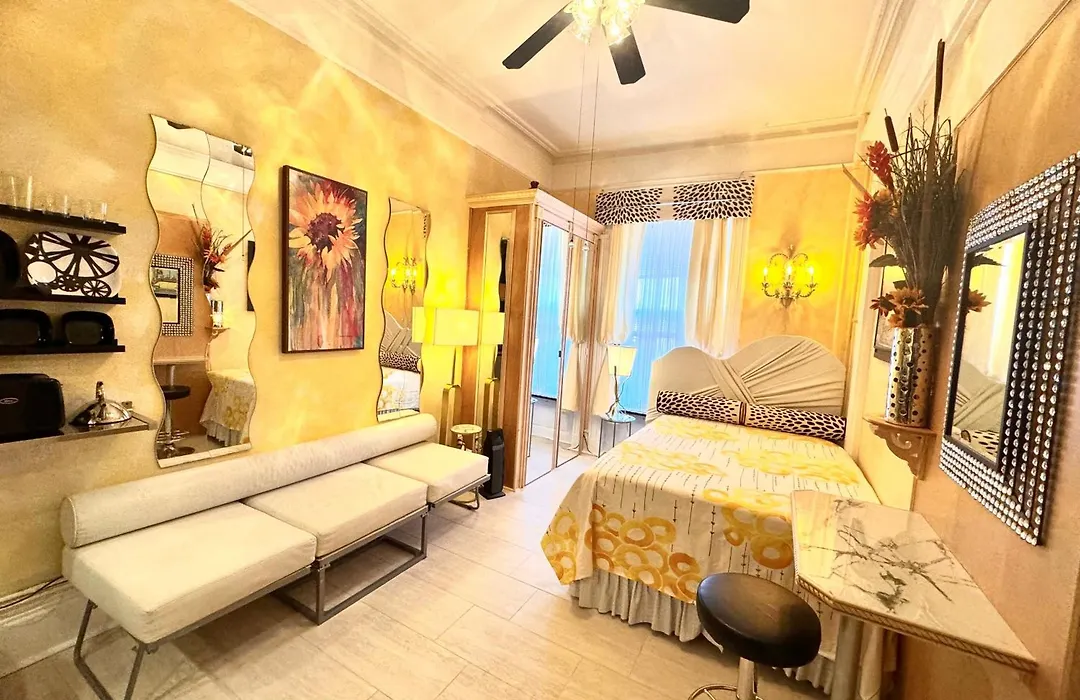 The International Cozy Inn-1