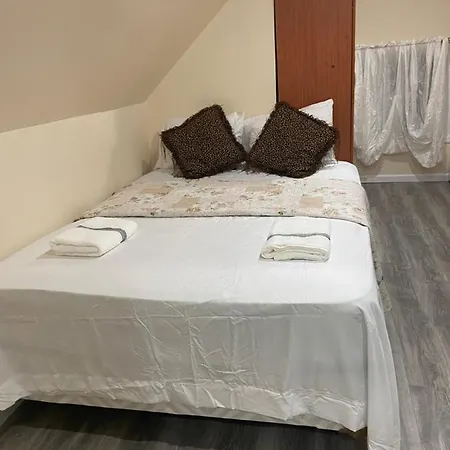 A Comfortable Room-2