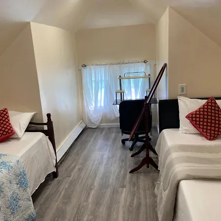 A Nice Room In Queens-2