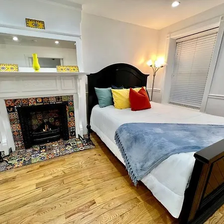 The Caez, A Modern Brooklyn Townhome With Waterfall-3