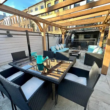 The Caez, A Modern Brooklyn Townhome With Waterfall-2