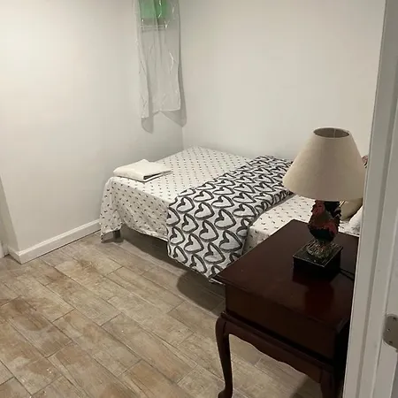 A Restful Room In Queens-3