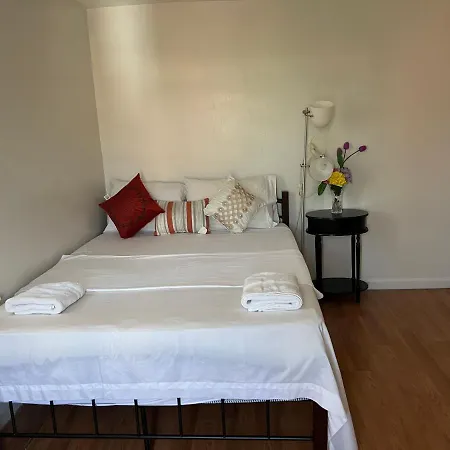 Affordable Room In Queens-3