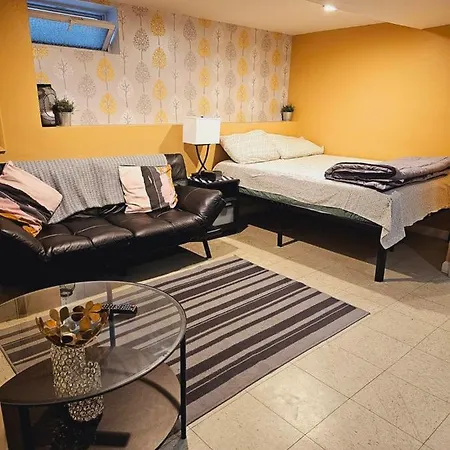 Warm Queens Apartment 5 Min From Laguardia 1 Min From Train-2