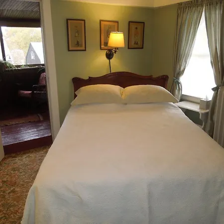 Victorian Bed & Breakfast Of Staten Island-3