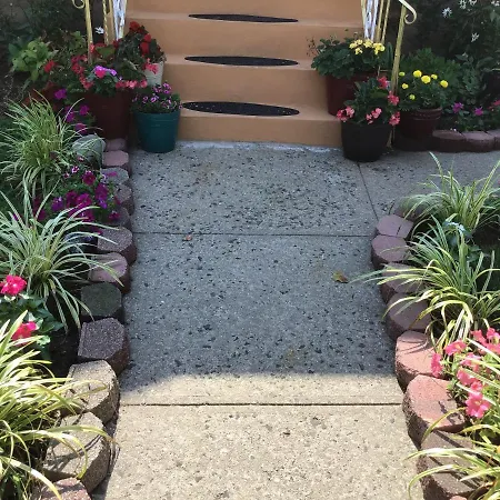 Beautiful Room Near Jfk And Close To Laguardia Airports-3
